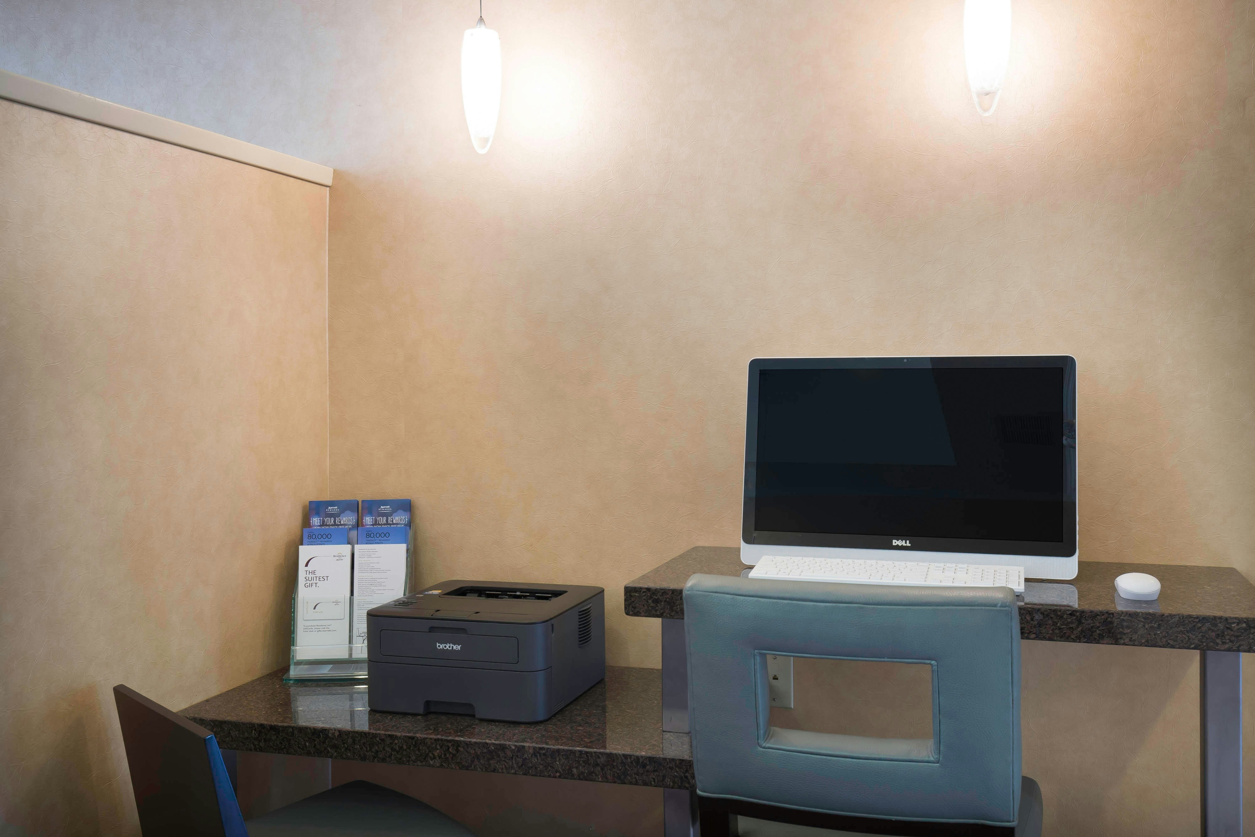 Residence Inn By Marriott Sacramento South Natomas 7/10