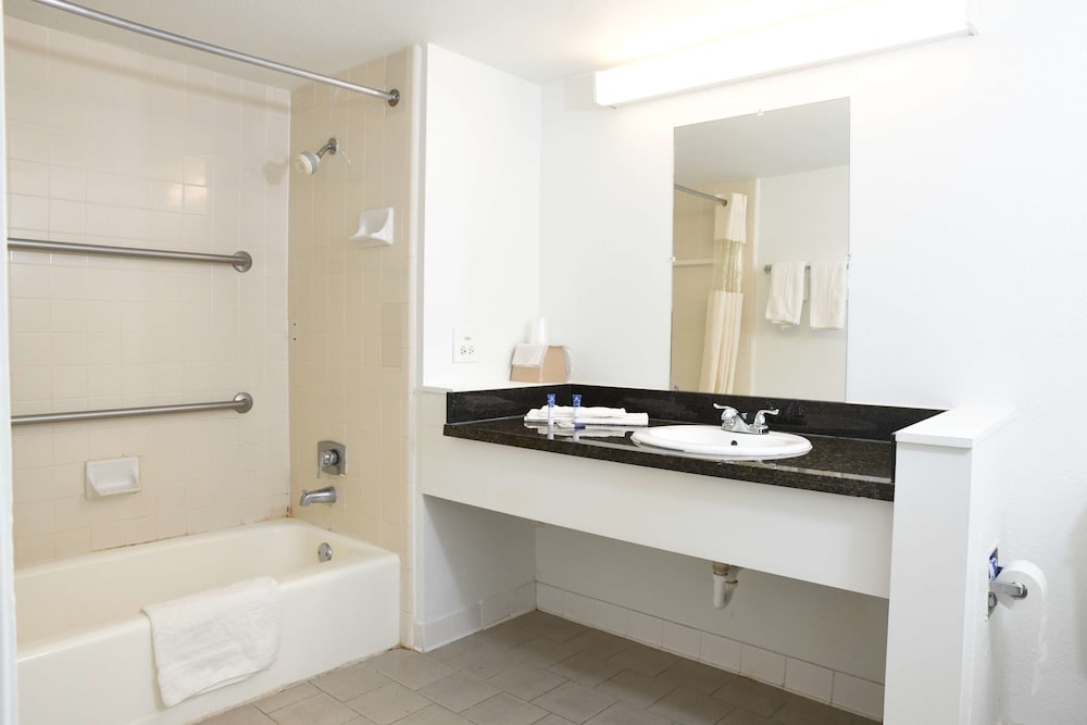 Regency Inn 8/17