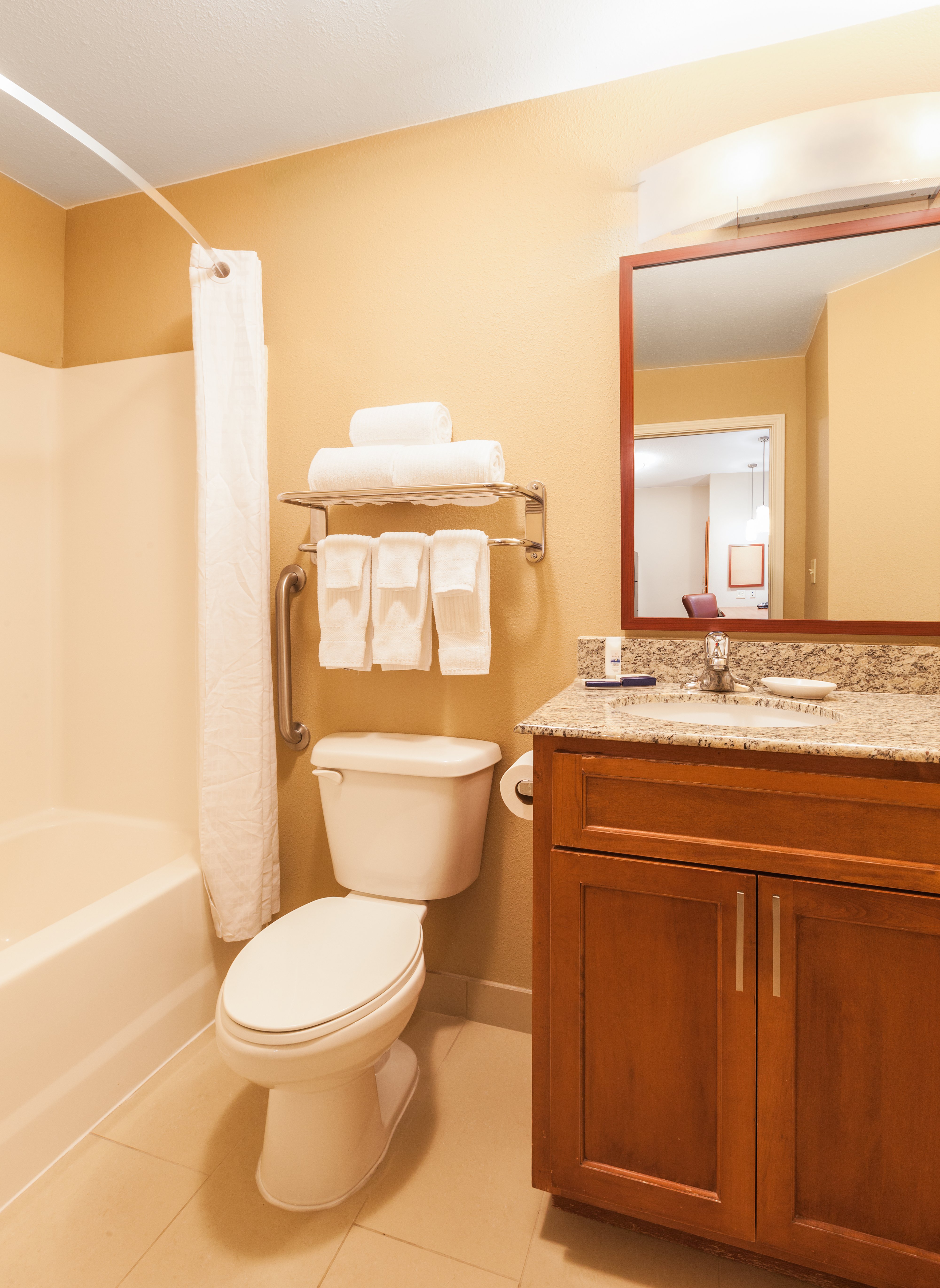 Candlewood Suites Houston I-10 East 25/27