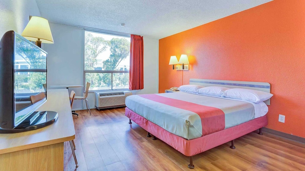 Motel6 Belmont, CA San Francisco Redwood City 18/61