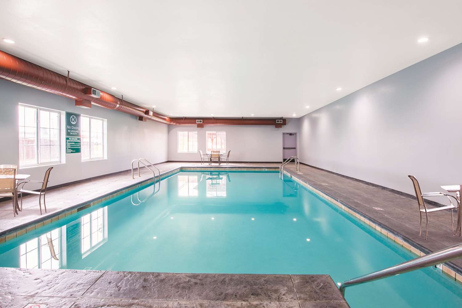 La Quinta Inn & Suites by Wyndham Tulsa Airpt / Expo Square 12/35