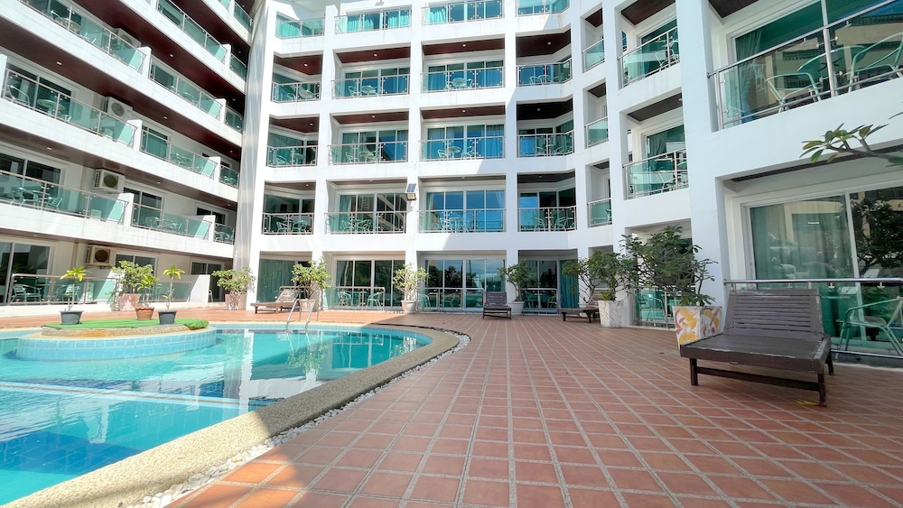Dragon Beach Resort 12/55