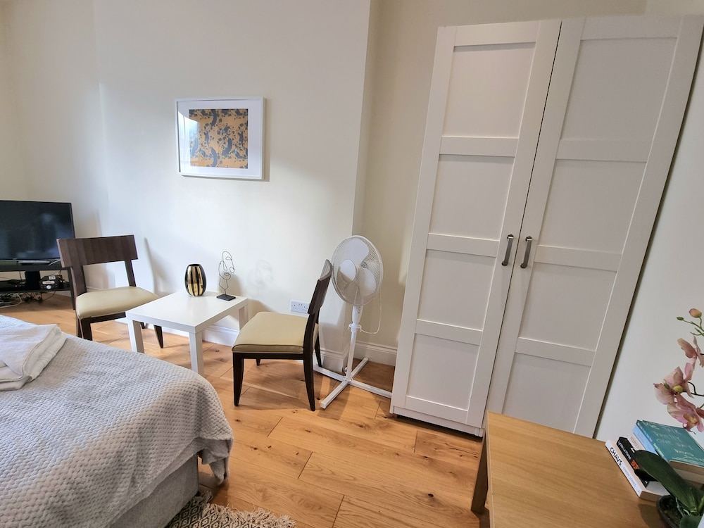 Urban Stay Oxford Gardens Apartments 25/50