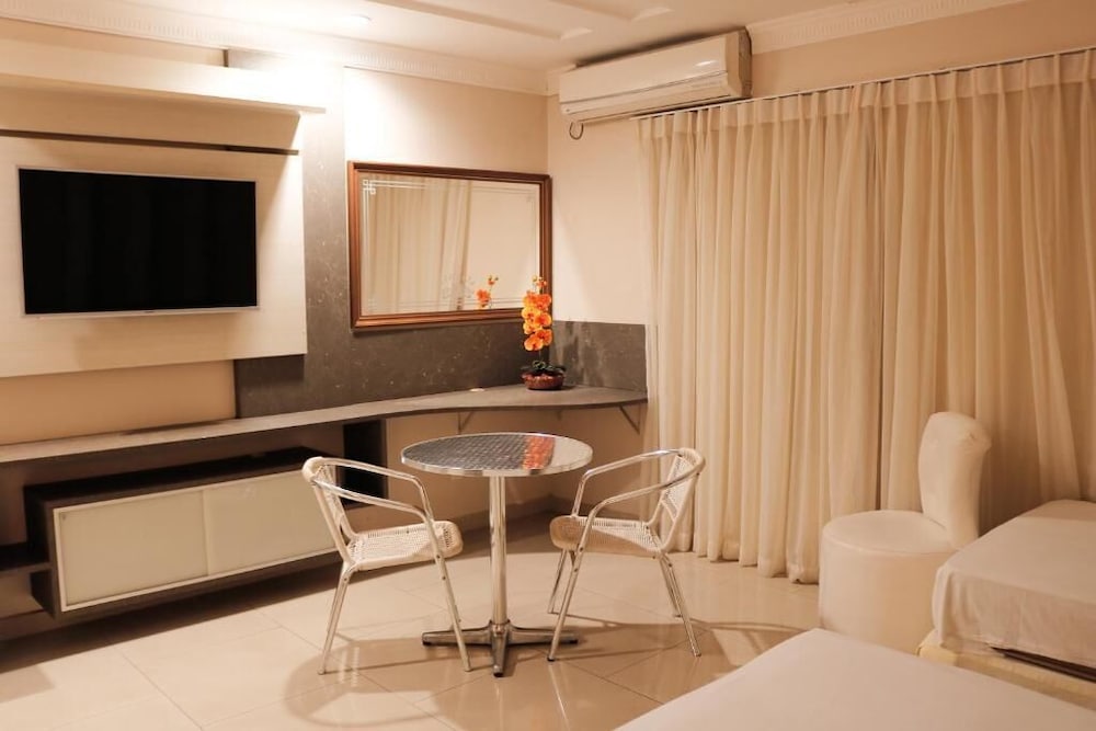 Atalanta Hotel 21/26