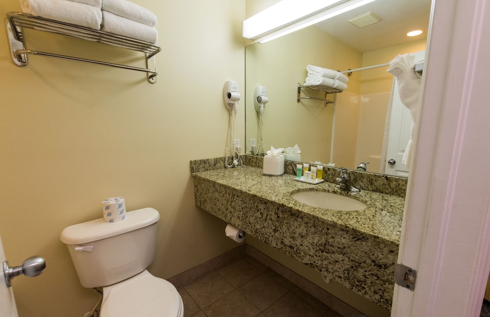 The Sunshine Hotel and Suites 46/48