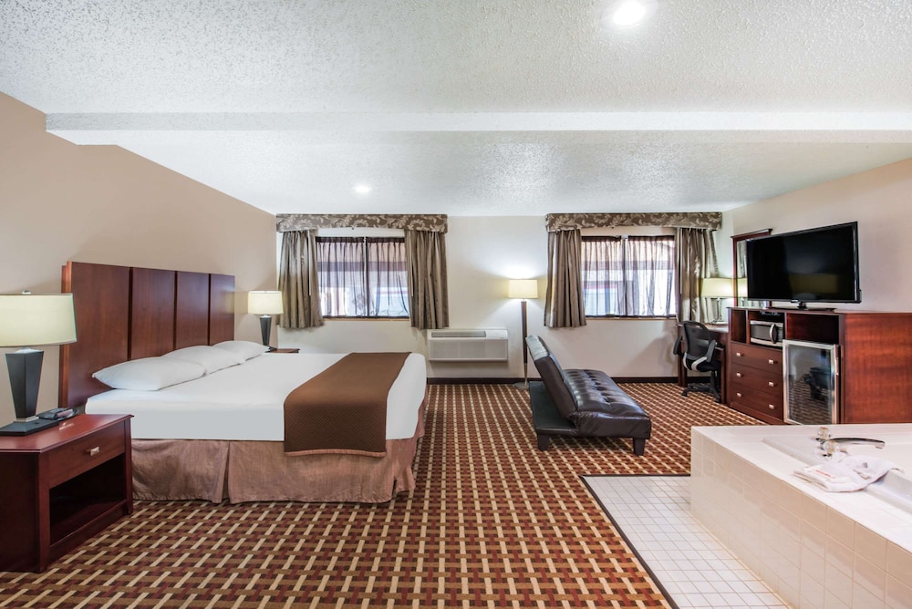 Super 8 by Wyndham Harlingen TX 15/33