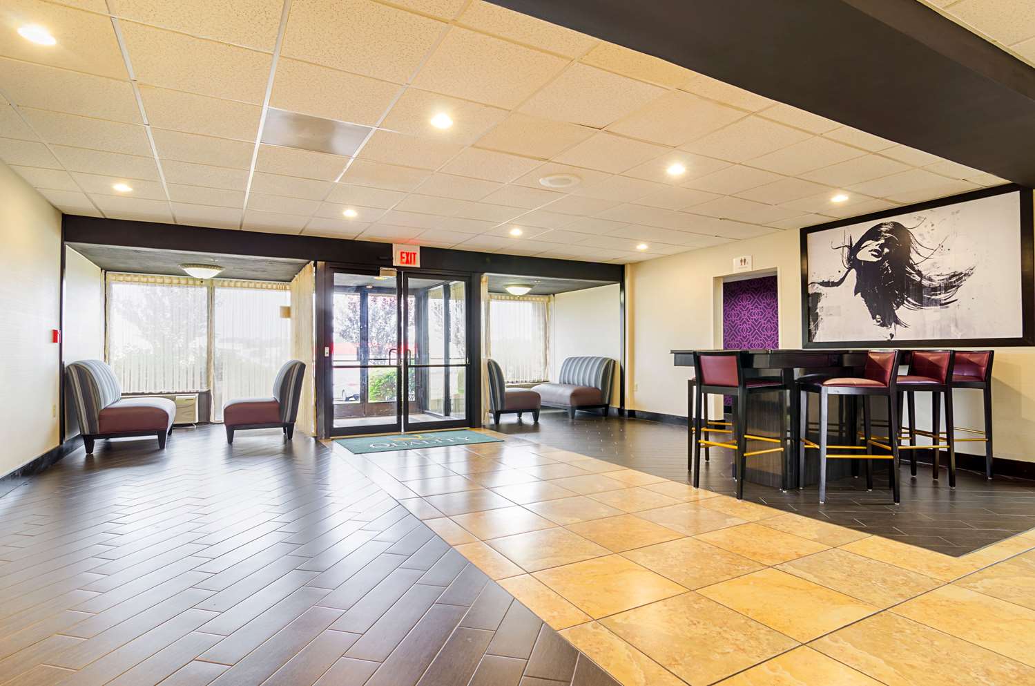 Holiday Inn & Suites Richmond - West End 8/15