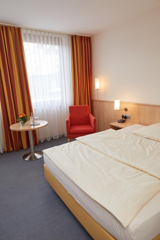 Hotel Filderland - Stuttgart Messe - Airport - Self Check-In 11/59
