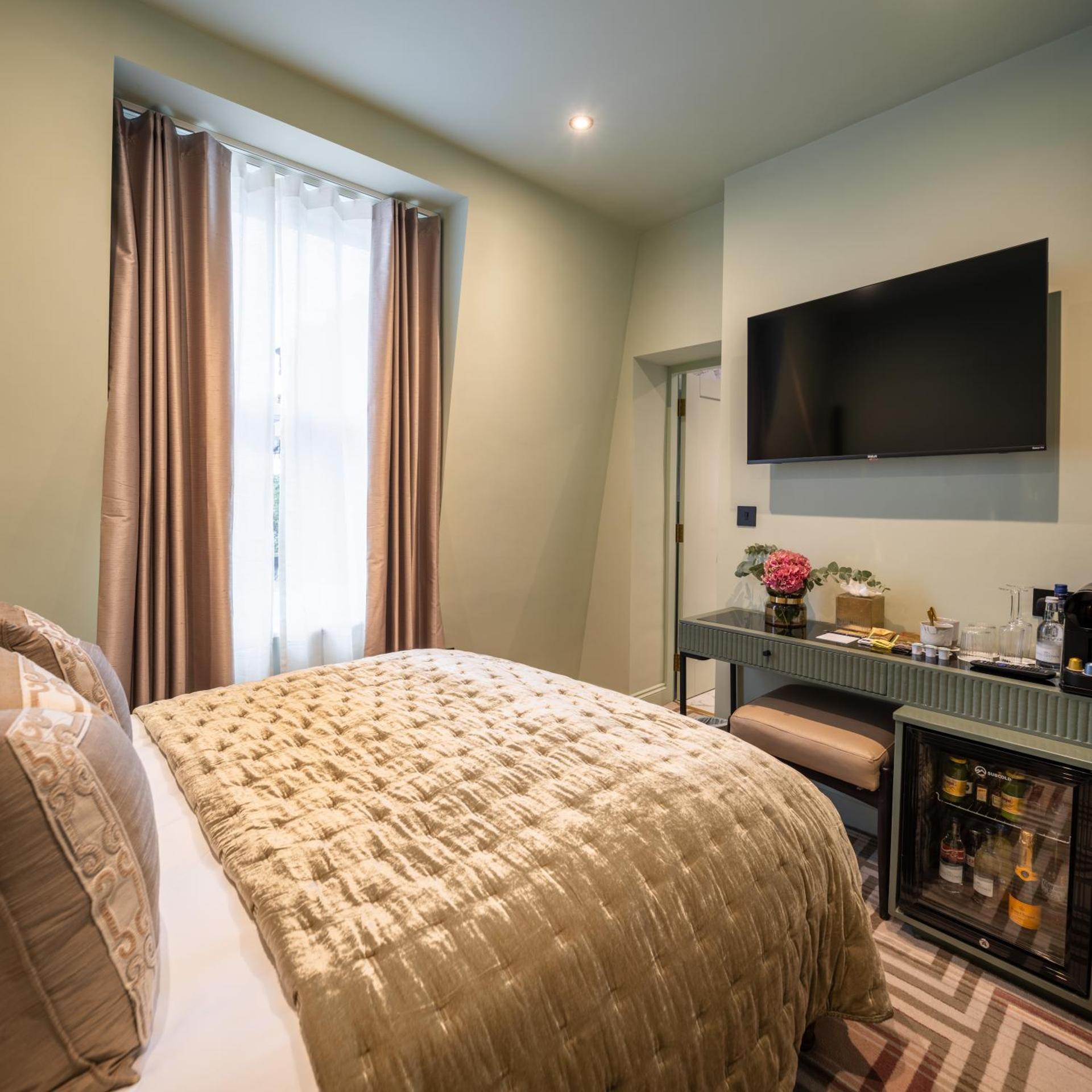 Compact, 2 Double Beds