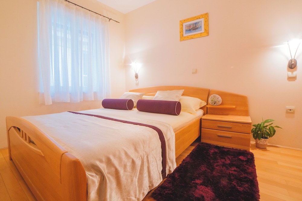 Suite, Double Bed, City View