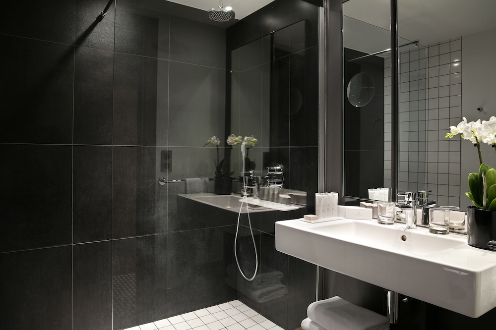 Melia Paris La Defense 72/73