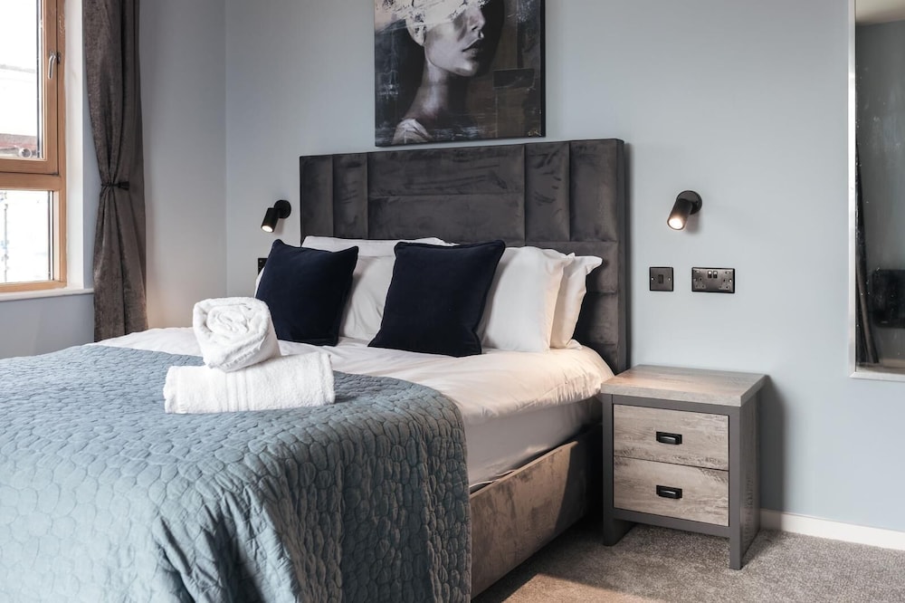 Central Leeds Penthouse 3/19