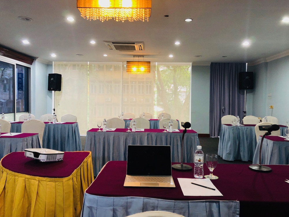 Hotel Sandakan 64/75