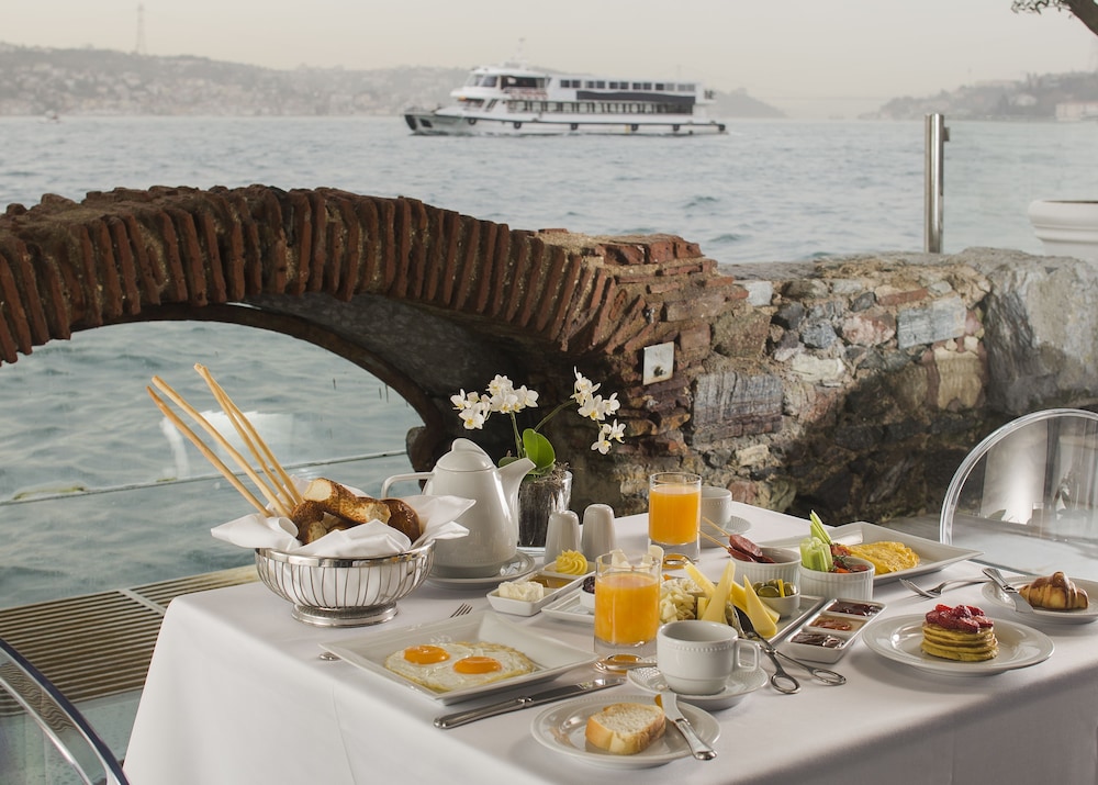 Bosphorus Palace Hotel Special Class 63/79