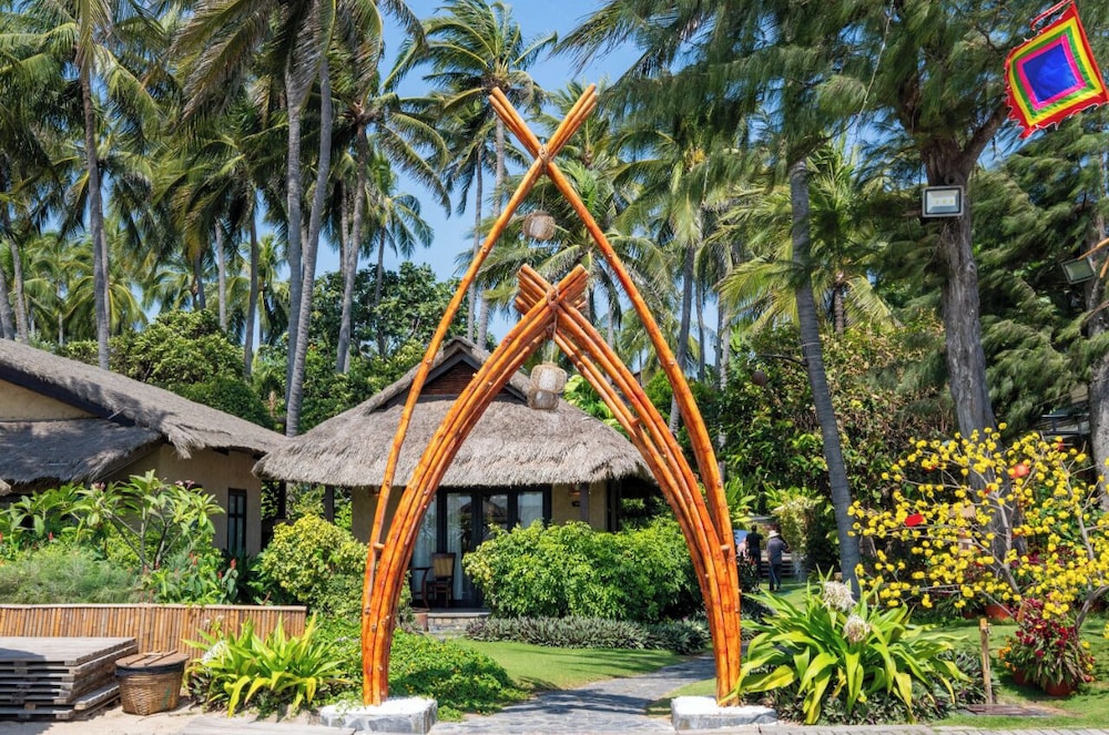 Bamboo Village Beach Resort and Spa 38/45