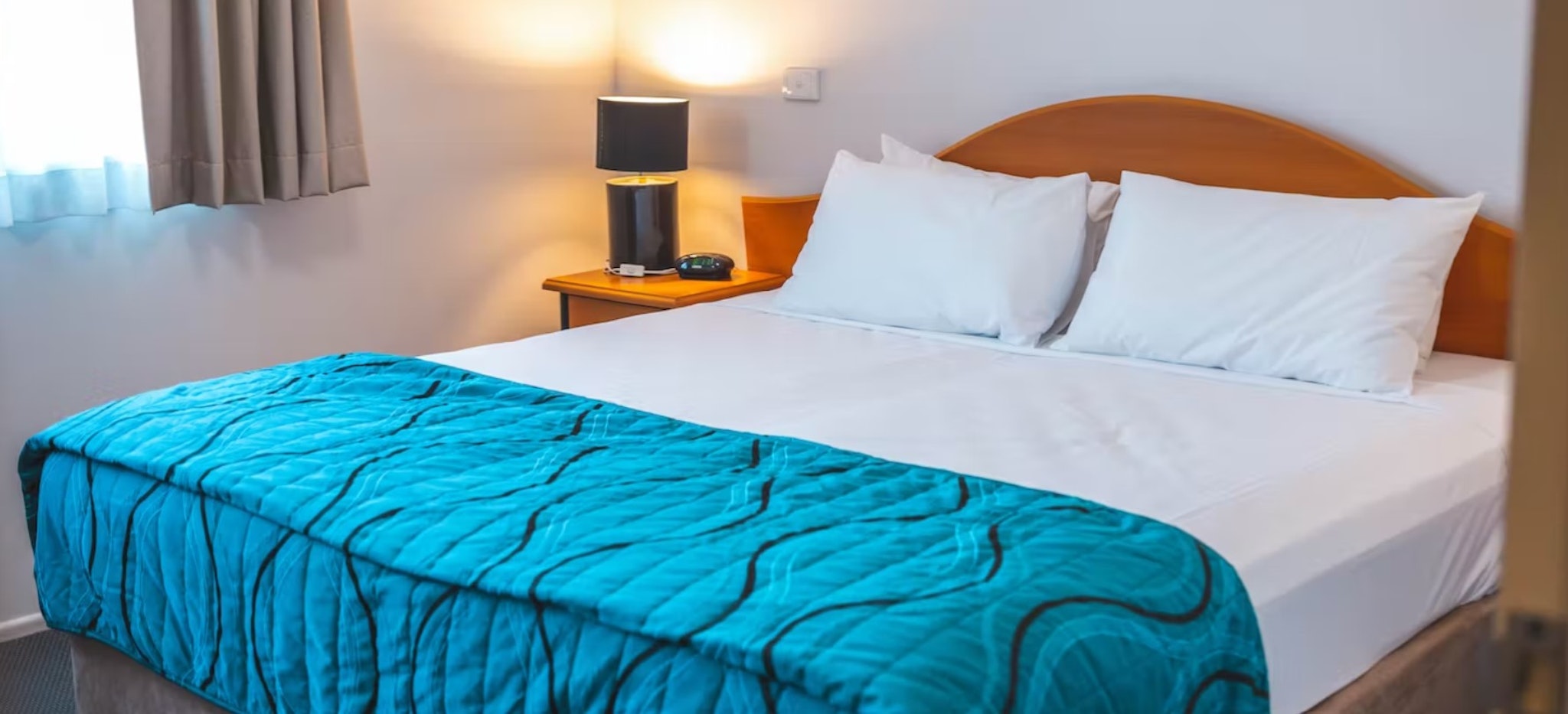 1 BEDROOM, STUDIO