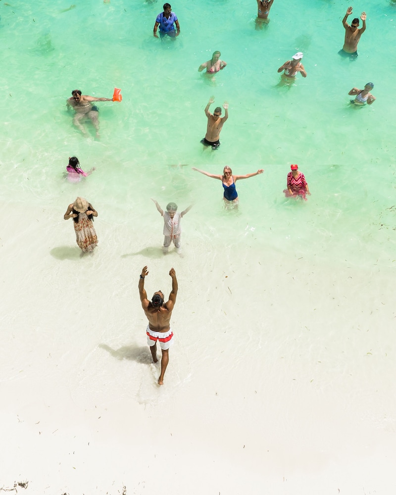 Arena Beach Hotel 40/48
