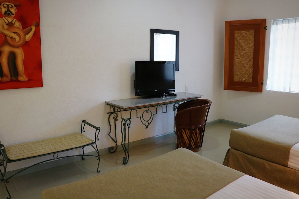 Hotel Zar Colima 40/48