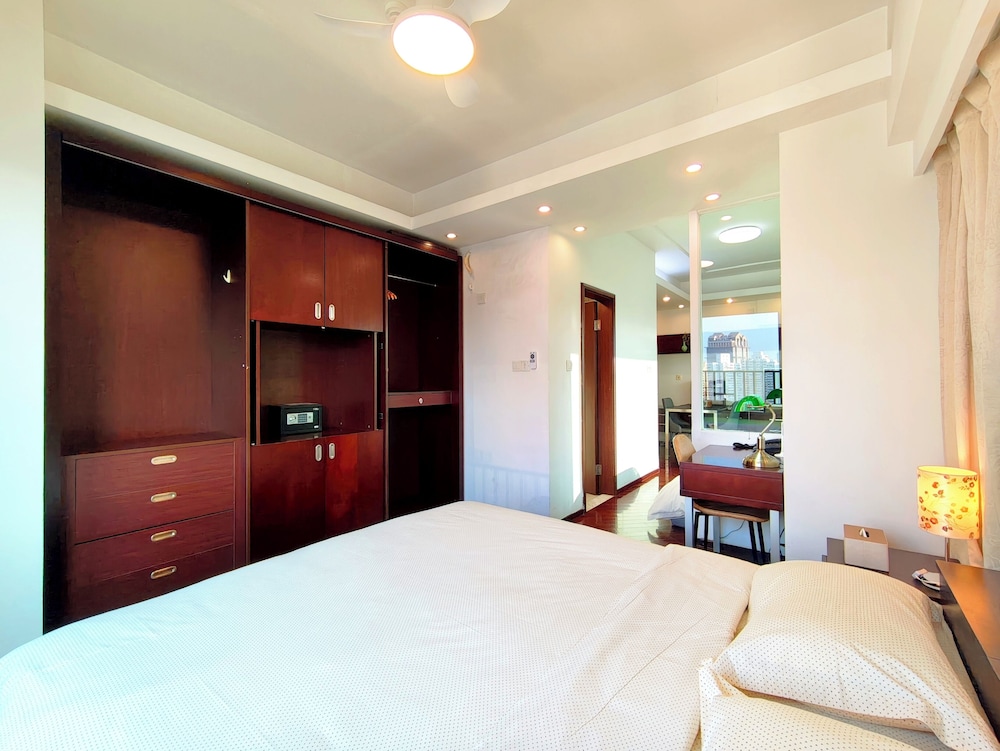 World Union Service Apartment Cosmo 30/72