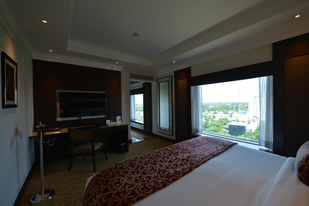 BUSINESS, SUITE, KING BED