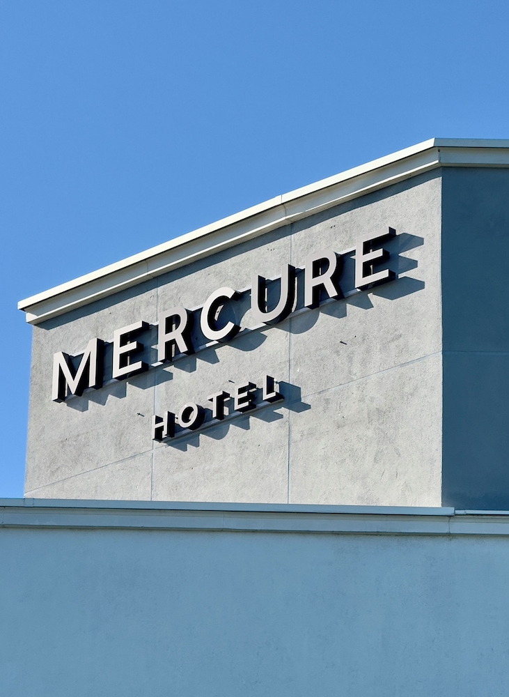 MERCURE Chartres Est 2/65