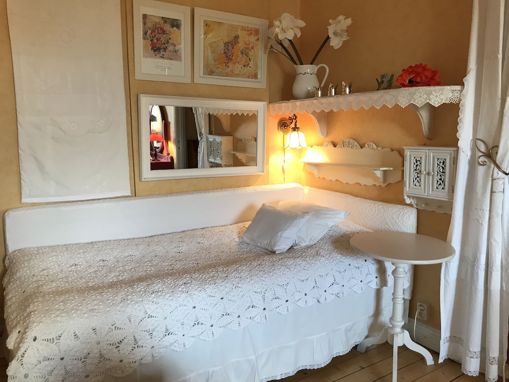 MINI, SUITE