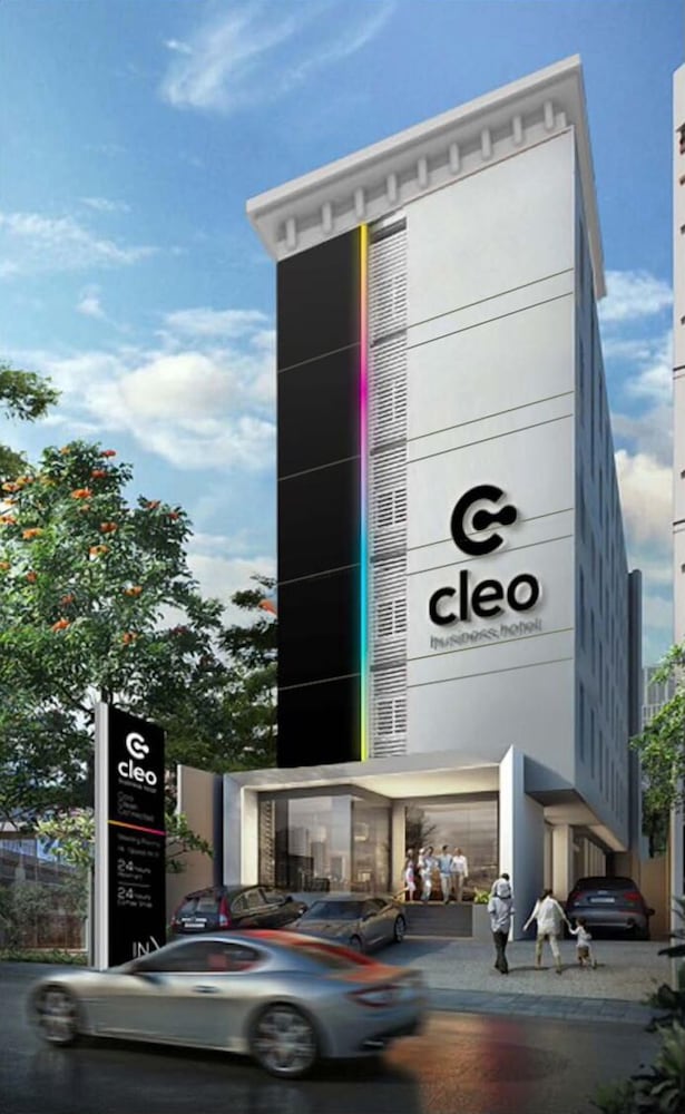 Cleo Hotel Basuki Rahmat 2/46