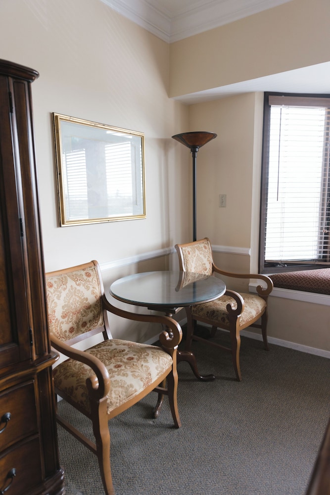 HISTORIC SANTA MARIA INN 42/67