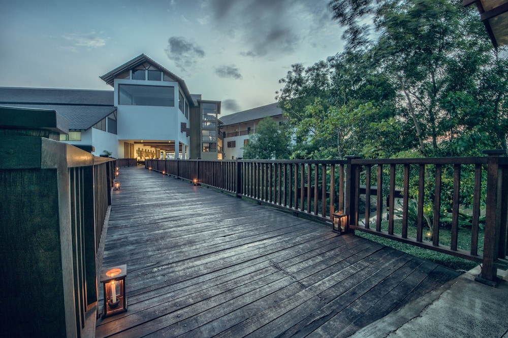 Suriya Resort 55/60