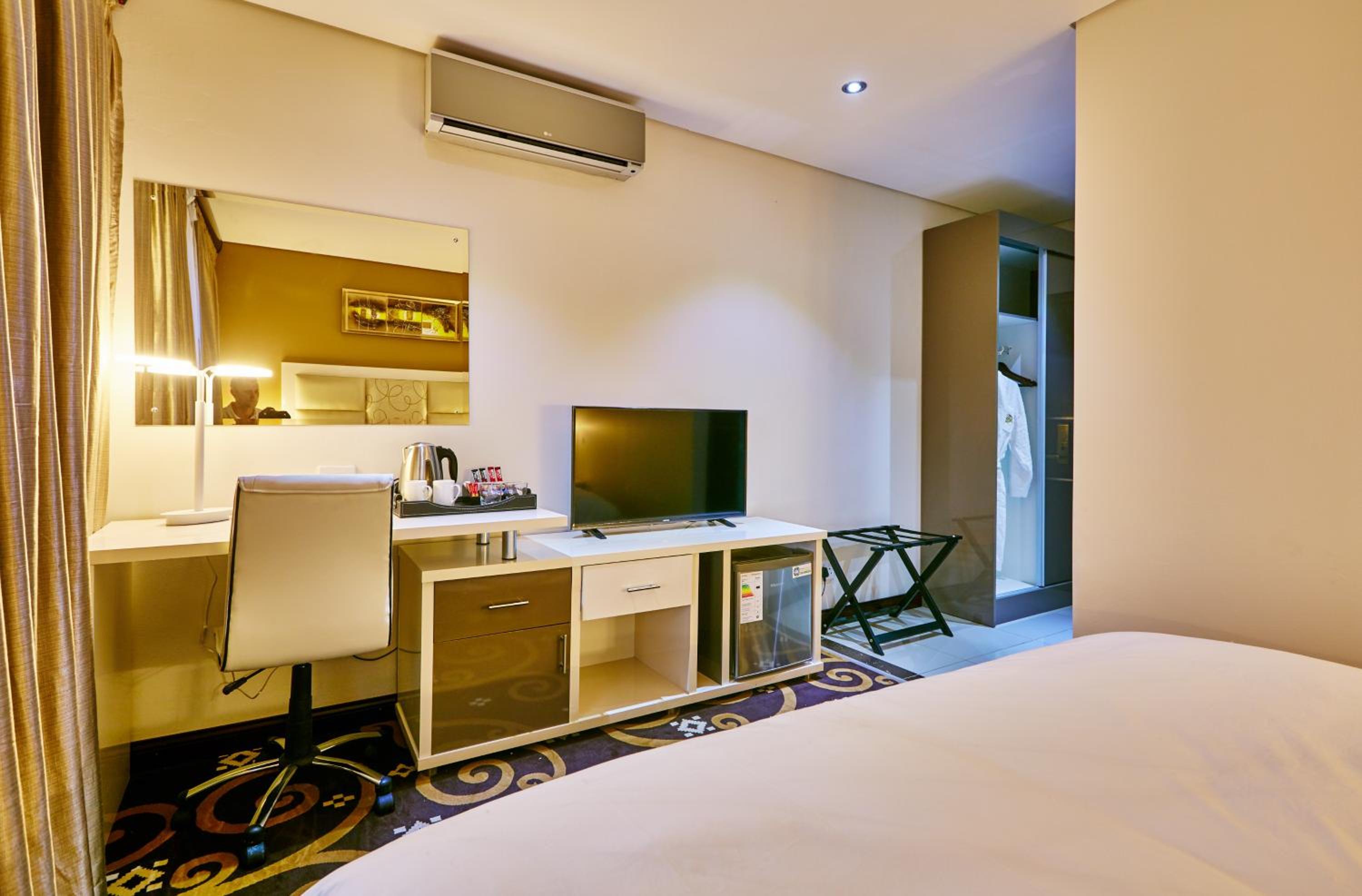 Palm Continental Hotel Johannesburg 19/52