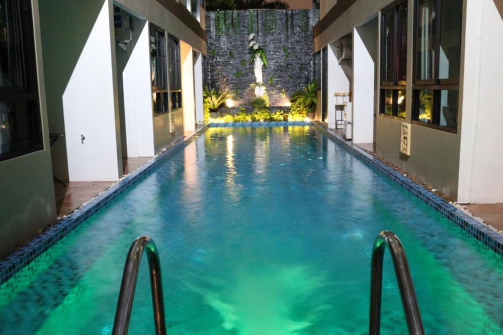 The Pool Resort 47/50
