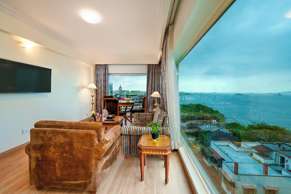 Fariyas Hotel Mumbai 30/50