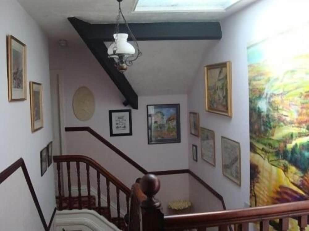 Esklet Guest House 2/32