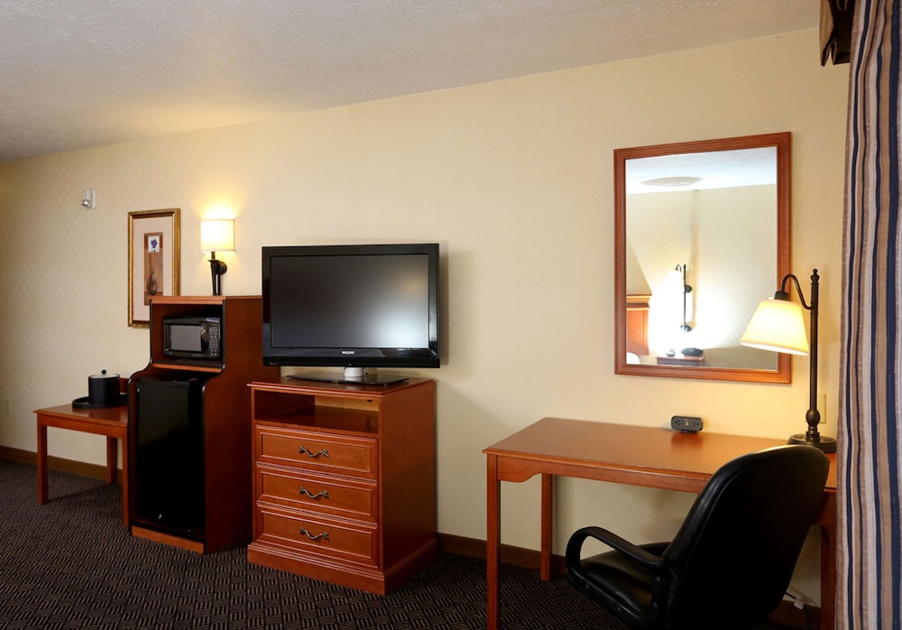 Hampton Inn Waterloo Cedar Valley 50/55