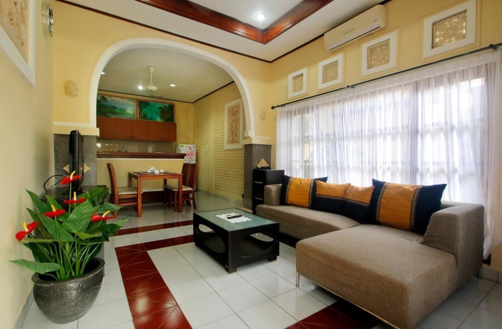 Hotel Jati And Home Stay 50/71