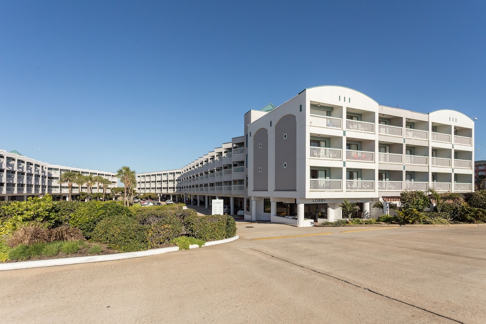 Casa Del Mar Beachfront Suites 24/82