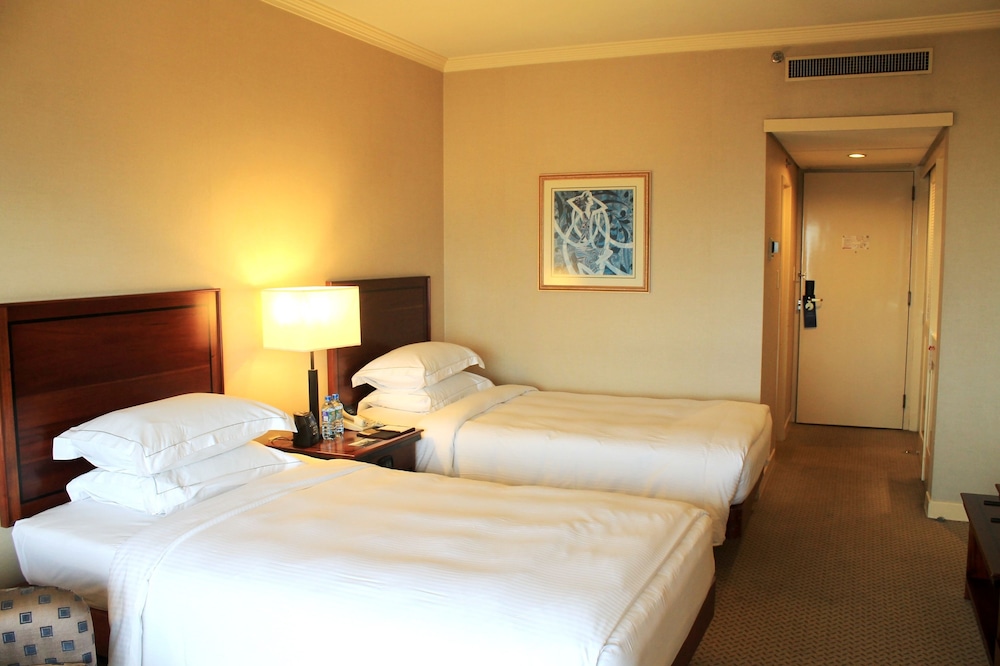 Hilton Hotel Colombo 11/80