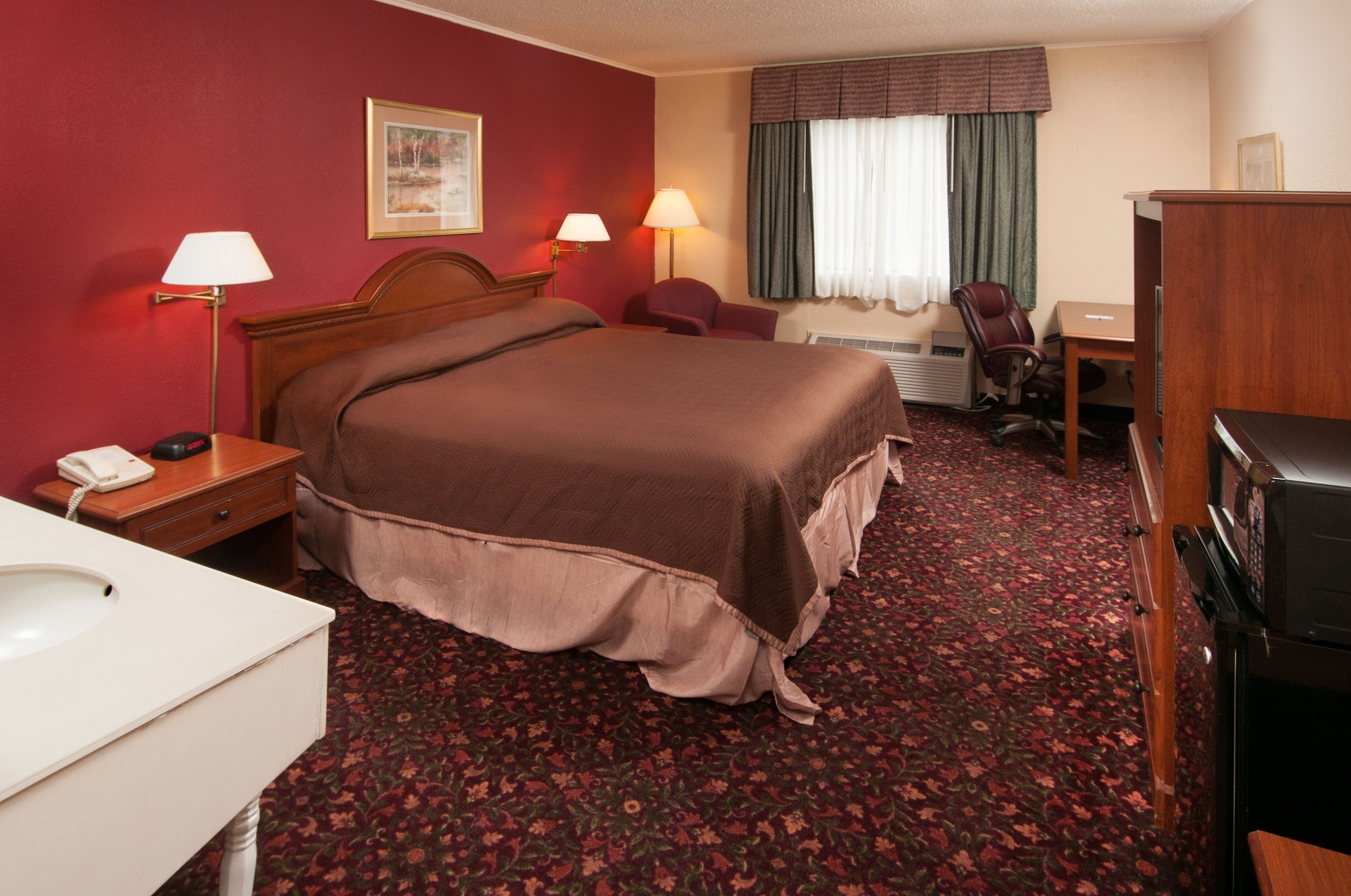 غرفة بسرير كوين للمدخنين، Travelodge By Wyndham Beckley 2/3
