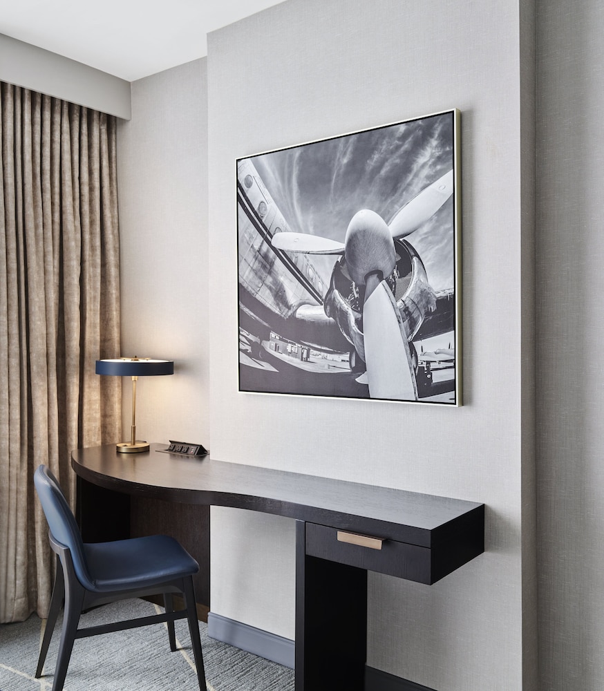 Loews Kansas City Hotel 67/78