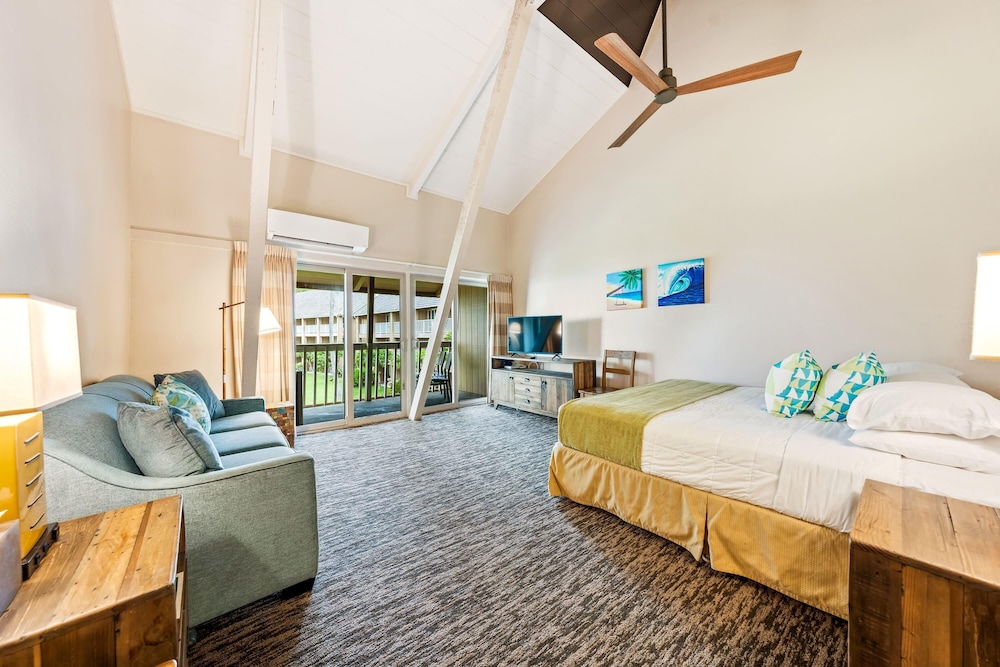 DELUXE, KING BED, OCEAN VIEW