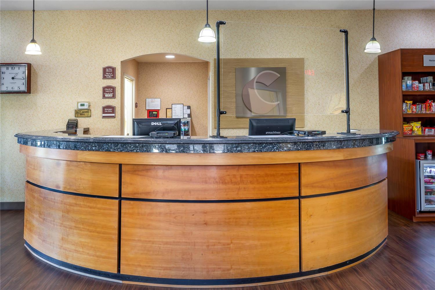 Comfort Suites Eugene University, OR 8/24