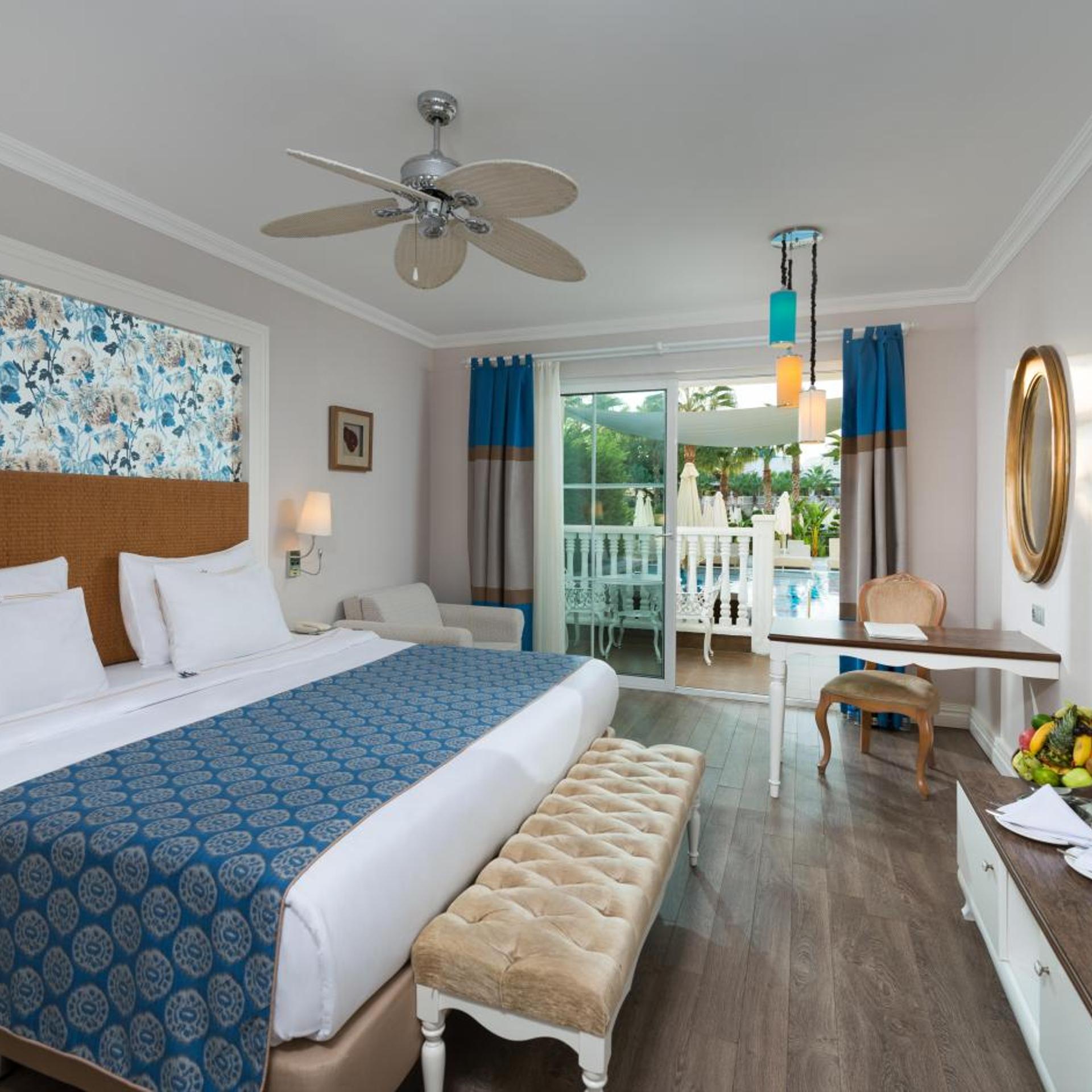 Pool, Deluxe, Double Bed