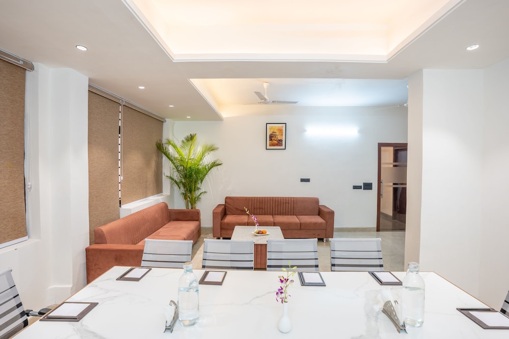 Regenta Place Raaj Agra 15/26