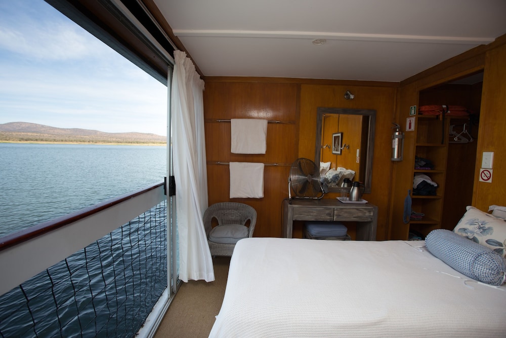 Shayamanzi Houseboats 10/50