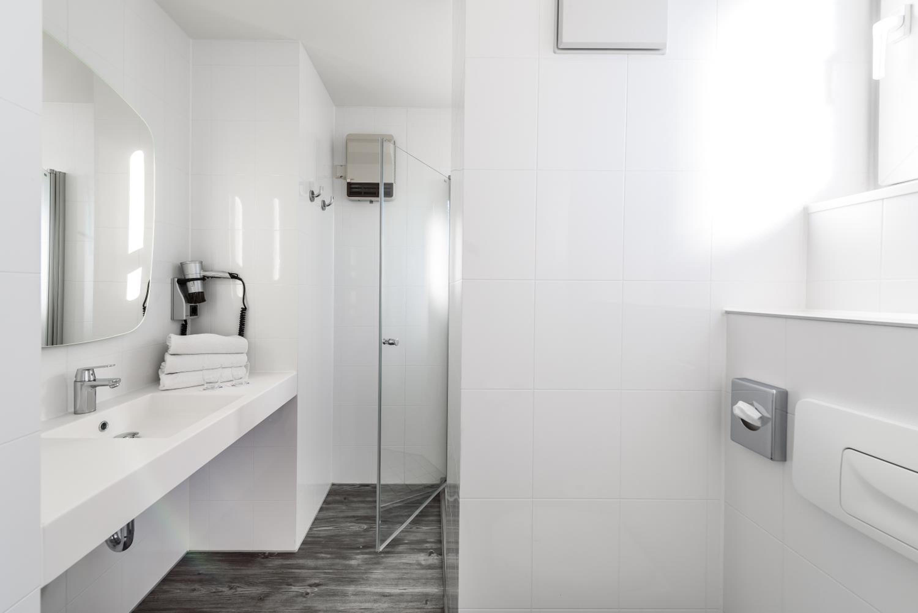 Superior, Double Bed, Riverside, Sofa، Ibis Frankfurt Centrum 7/9