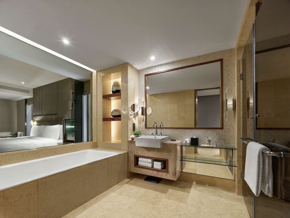 Hilton Shanghai Hongqiao Hotel 9/70