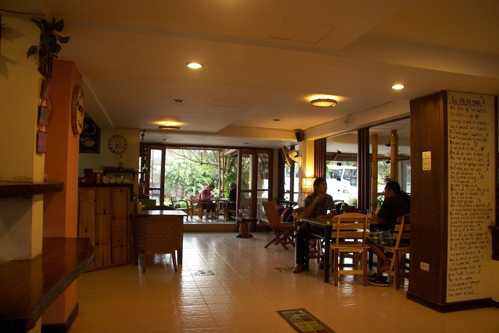 Phumanee Home Hotel 13/19