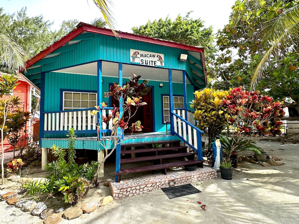 Blue Marlin Beach Resort 34/51
