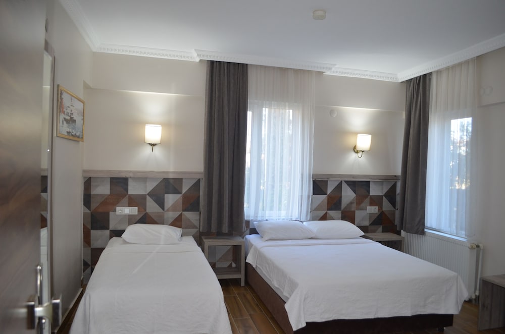 Megas Hotel 14/45