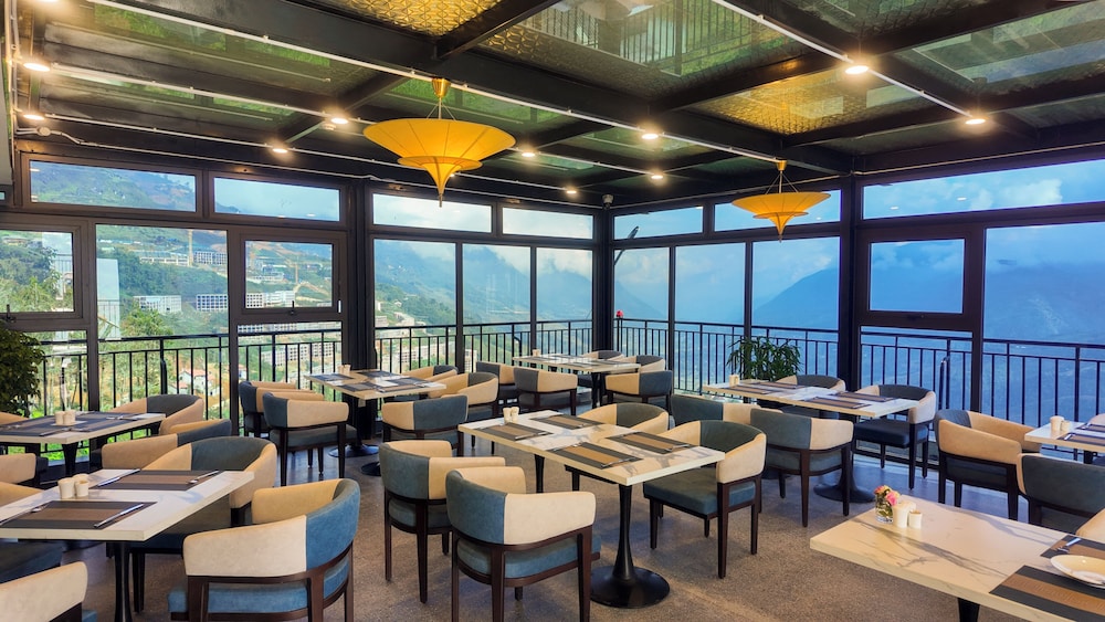 DeLaMont Sapa Hotel - Hill Serenity Retreat 40/50